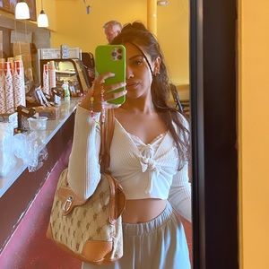 Meet your Posher, Sam